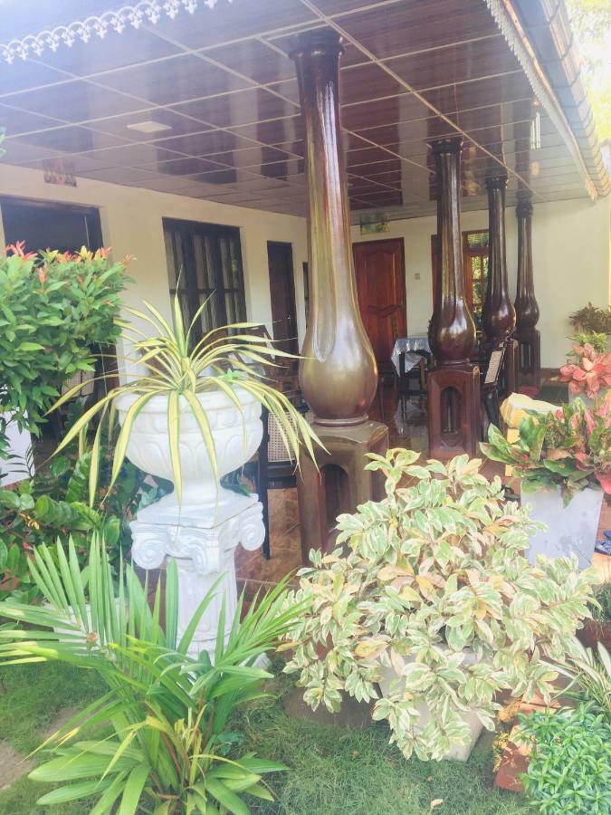 Malee Homestay Polonnaruwa Exterior foto