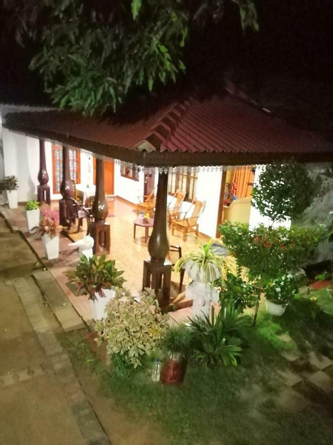 Malee Homestay Polonnaruwa Exterior foto